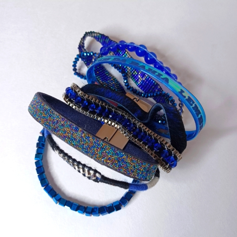 Hipanema Blue Multi-Strand MAGNETIC Bracelet